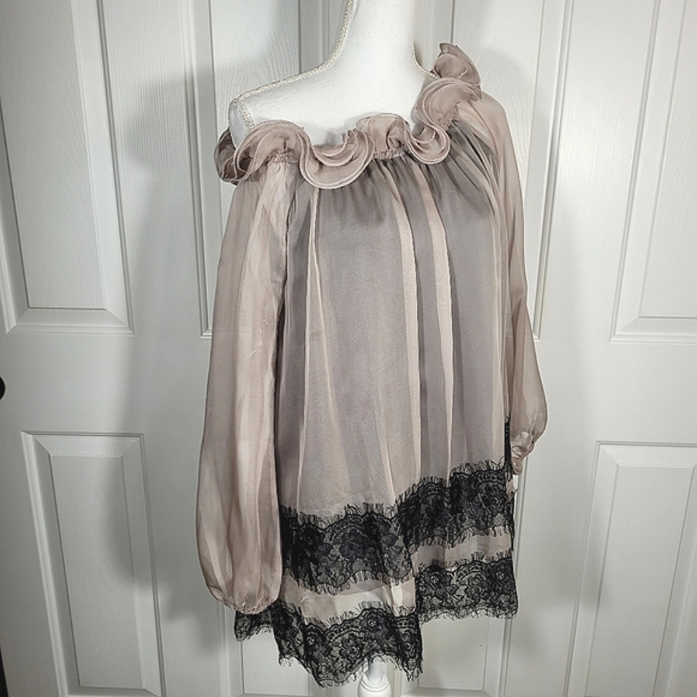 NWT Ryu Mauve Ruffled Neck Flowy Tunic Long Top Blouse w/ Black Floral Lace - Picture 4 of 17